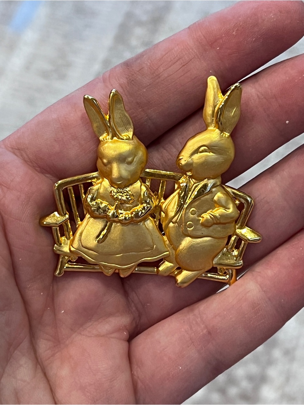 Vintage JJ Bunny Rabbit Couple Gold Tone Brooch